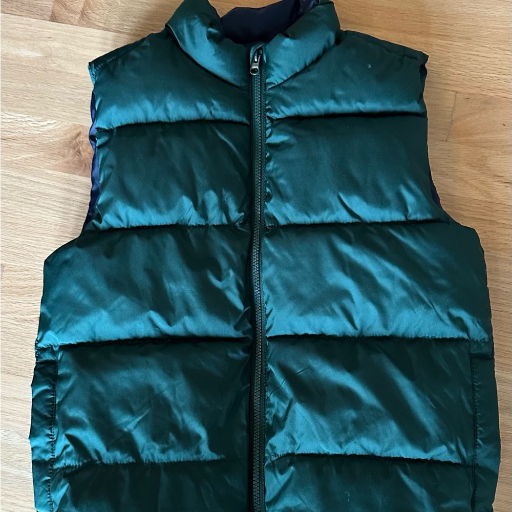 Boys/Girls Old Navy puffer vest. Dark  green, 
10/12